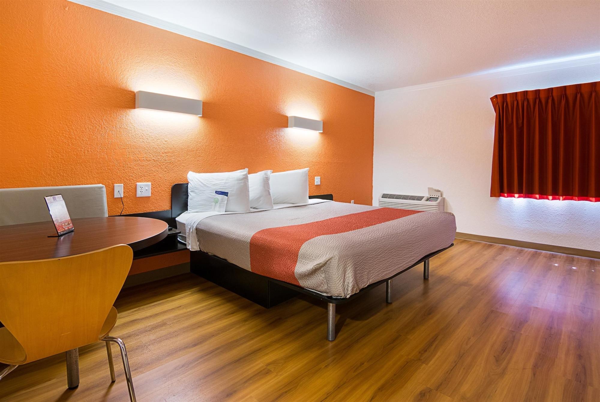 Motel 6-Tampa, Fl - Fairgrounds Heartland Exterior photo