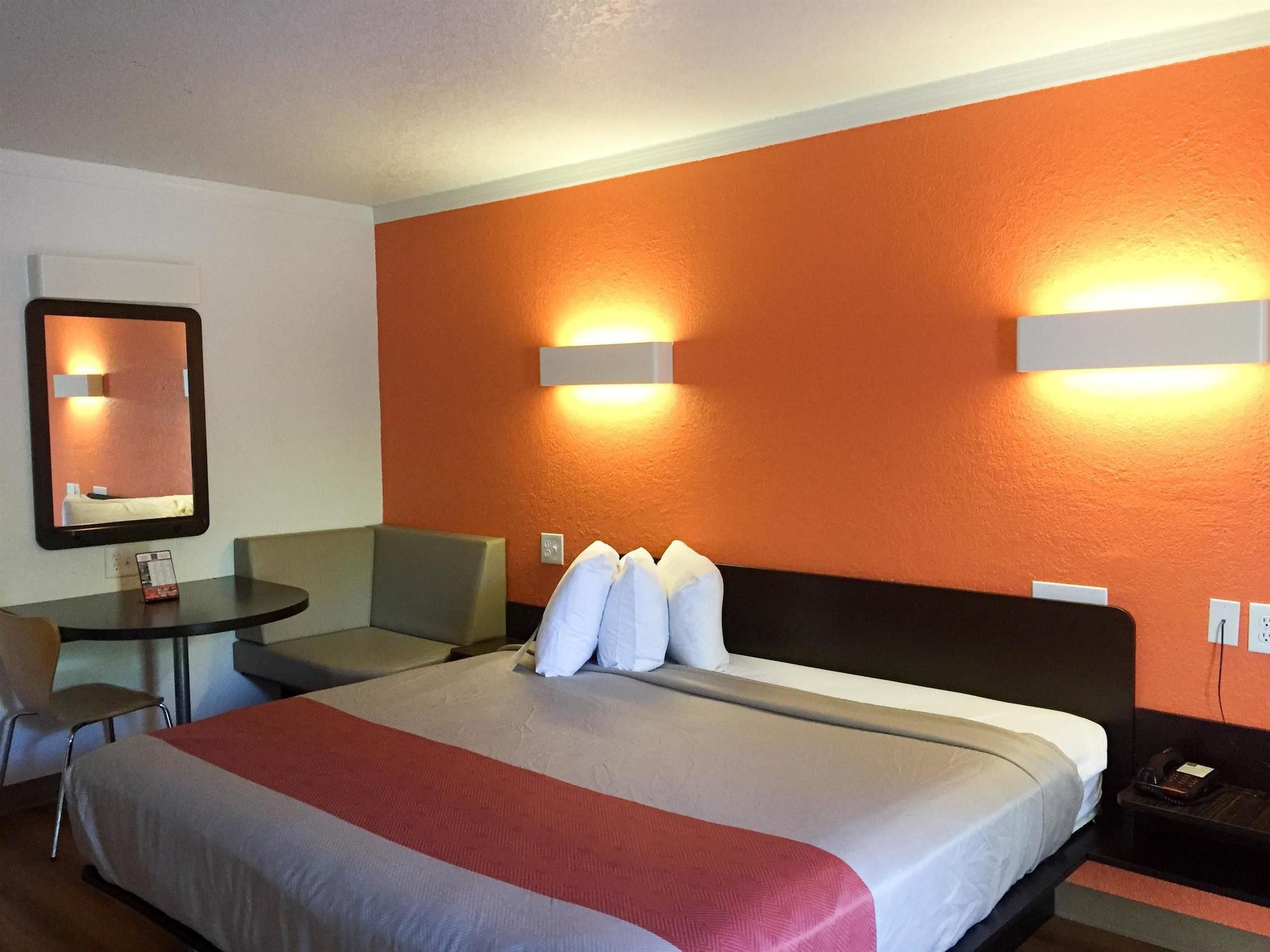 Motel 6-Tampa, Fl - Fairgrounds Heartland Exterior photo