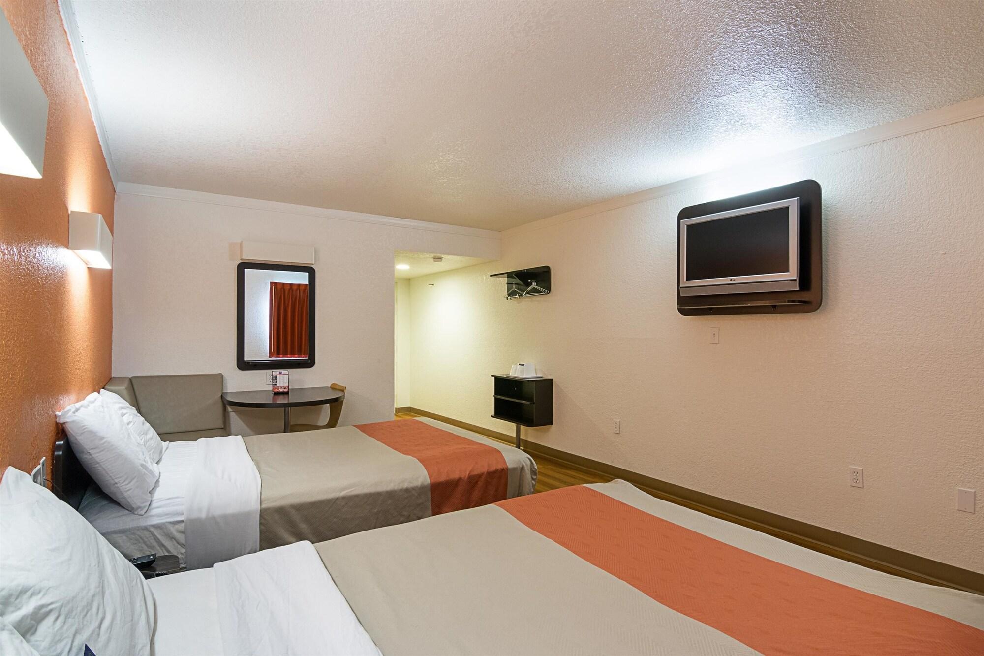 Motel 6-Tampa, Fl - Fairgrounds Heartland Exterior photo