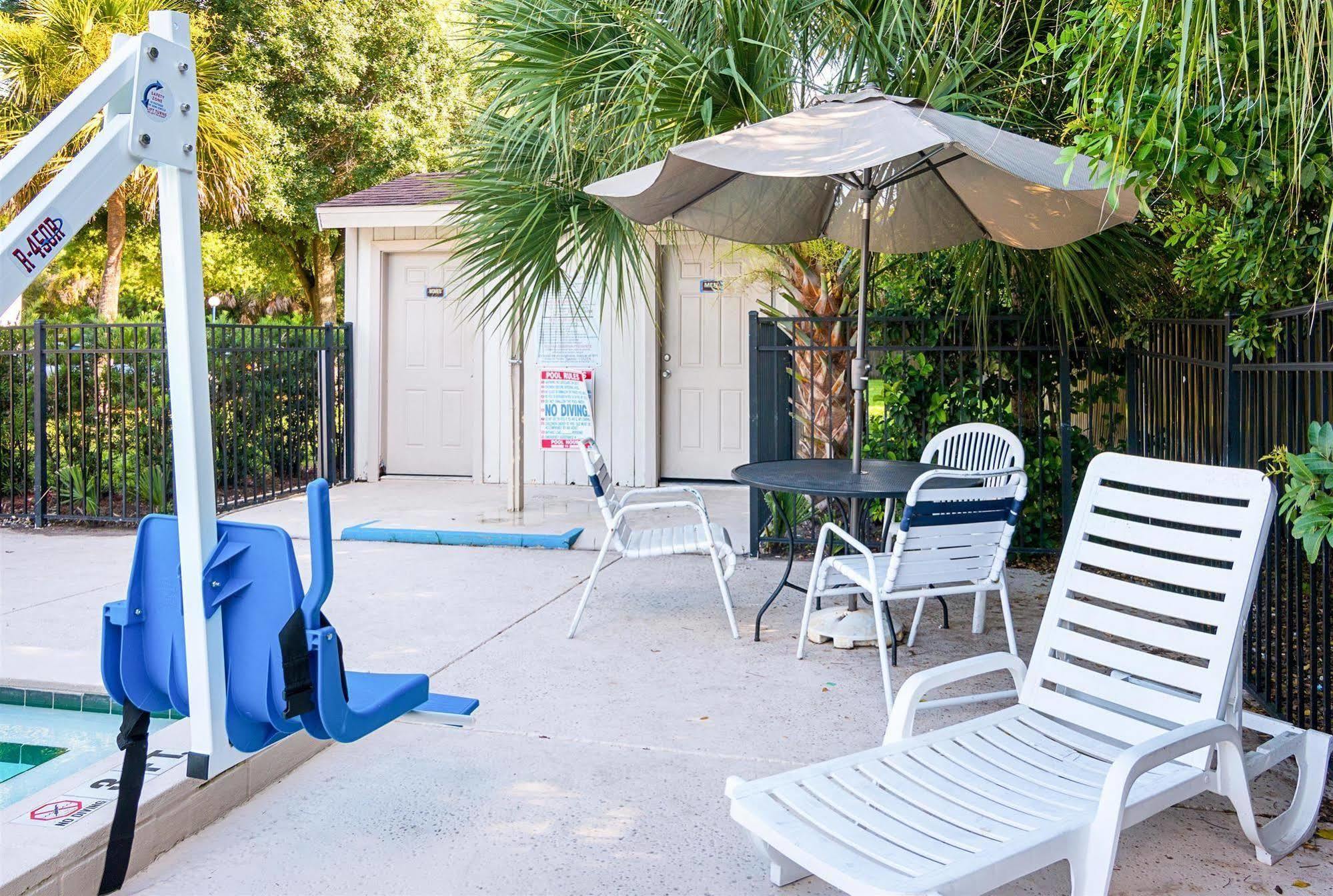 Motel 6-Tampa, Fl - Fairgrounds Heartland Exterior photo